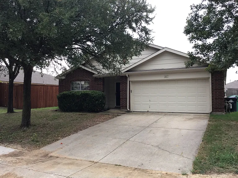 1017 Greenbend Dr — Photo 1