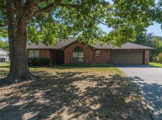 1616 Drake Dr, Commerce, TX 75428
