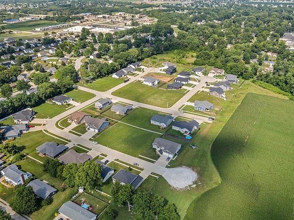 4th image of 75 Firefly Ct