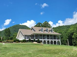 96 Buckeye Branch Dr, Clyde, NC 28721