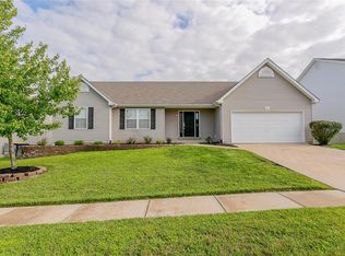 421 Valley Oaks Dr, Wentzville, MO 63385