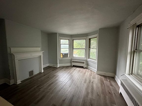 Spacious Living room with Window Unit