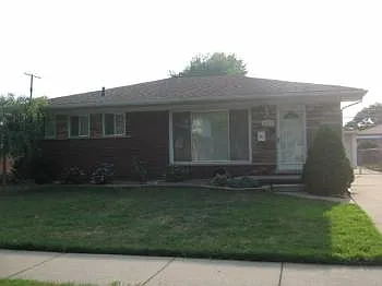20996 Eastwood Blvd photo 1