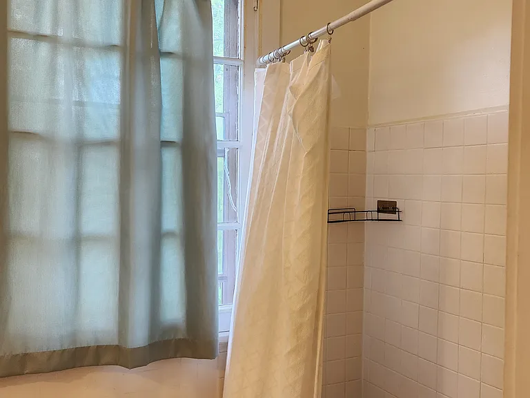 1806 D St #4 — Photo 11