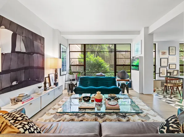 37 West 12th Street image 1 of 13