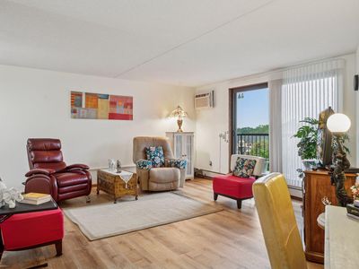 2601 Kenzie Ter APT 402, Saint Anthony, MN, 55418
