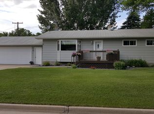 1241 3rd St N, Casselton, ND 58012