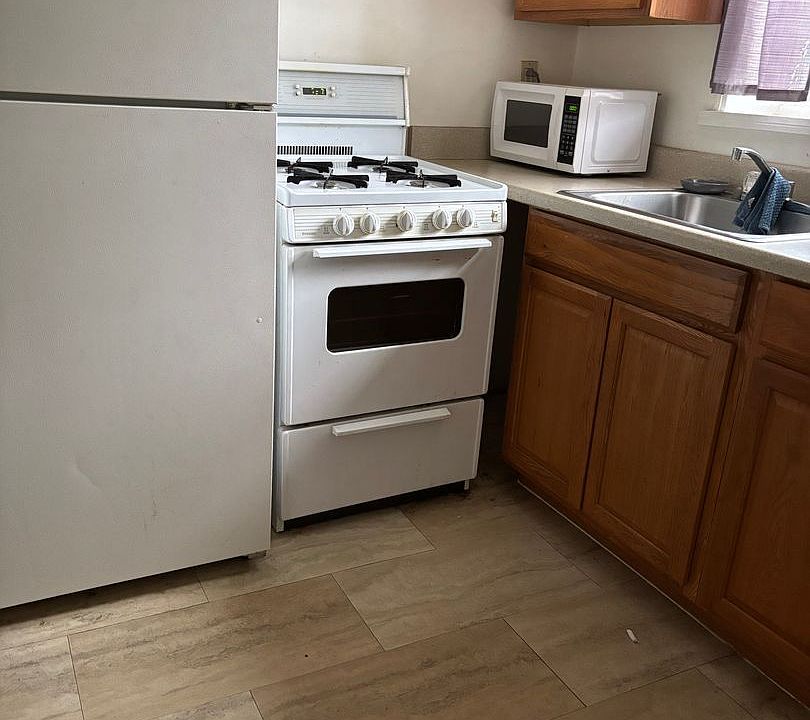 1st image of 816 22nd St APT 3