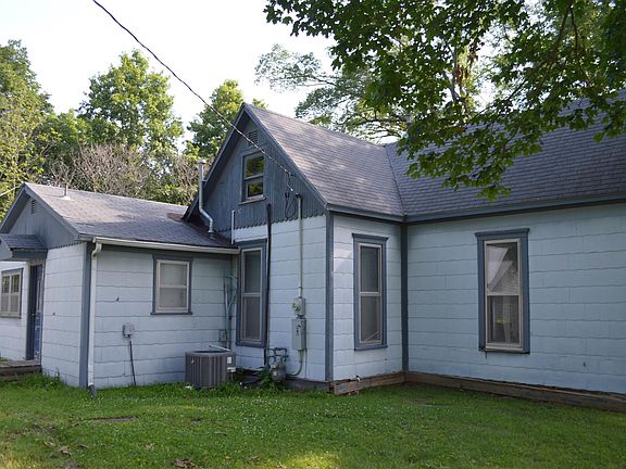 4th image of 214 Moore St