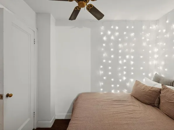 424 East 52nd Street image 9 of 16