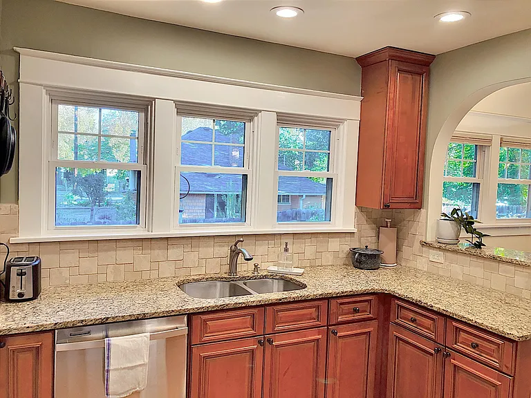 108 W Geneseo St — Photo 10