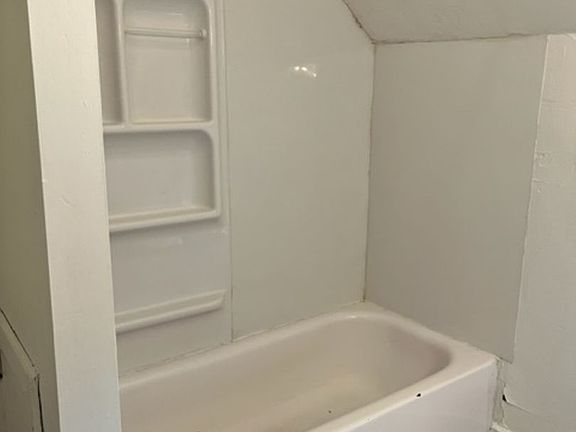 3rd image of 715 N 10th St APT 2