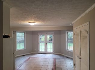 5831 Hunting Ridge Rd, Hope Mills, NC 28348