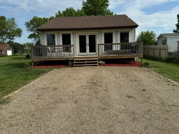 300 5th Ave N, Badger, SD 57214