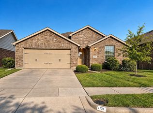 1131 Grimes Dr, Forney, TX 75126