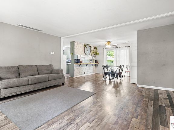 2nd image of 230 Rainbow Dr