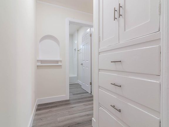 5th image of 616 N Alta Vista Blvd