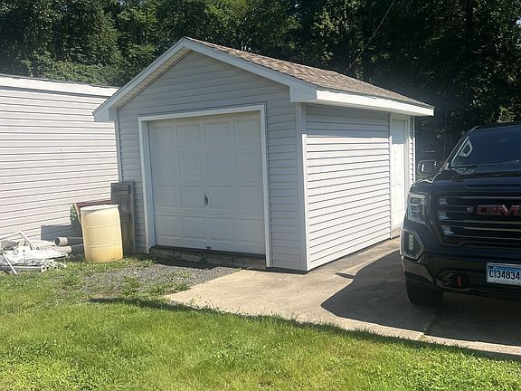 5th image of 1519 Meriden Waterbury Turnpike