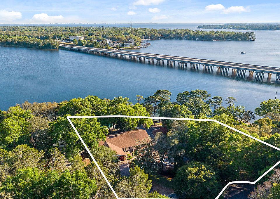 1st image of 104 Bayou Dr