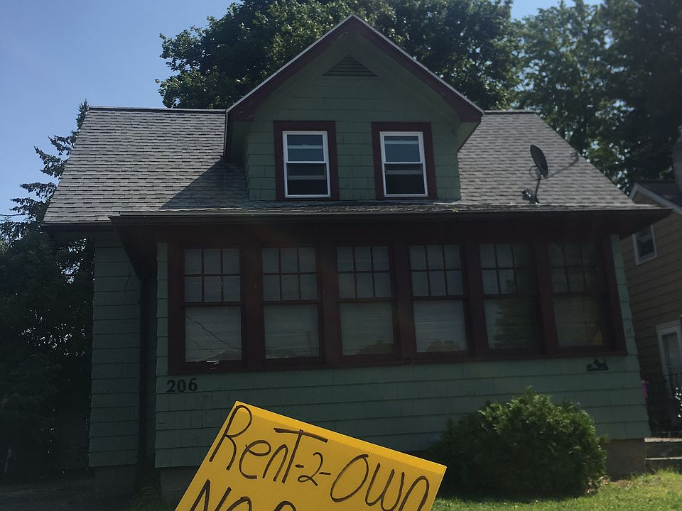 2nd image of 206 California Dr