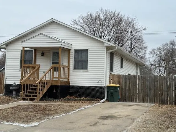 743 E 2nd St, Hastings, NE 68901