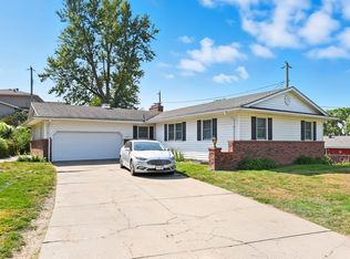 10613 Decatur St, Omaha, NE 68114