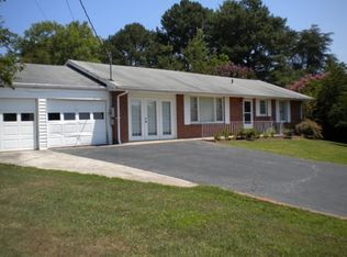 102 Meadowview Dr, Kingston, TN 37763