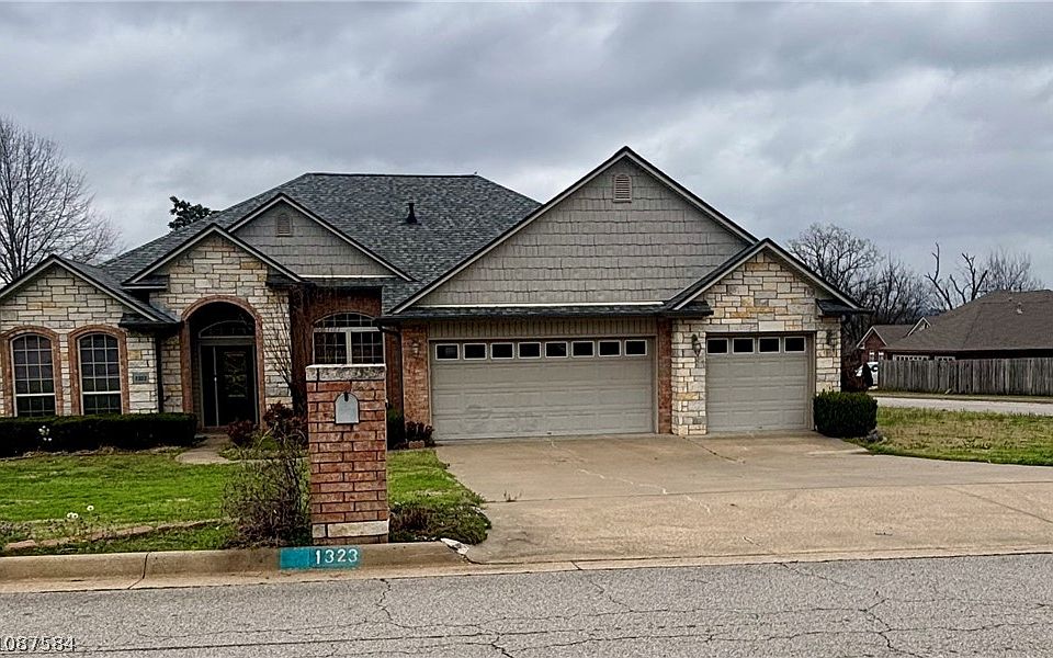 1st image of 1323 Timberland Dr