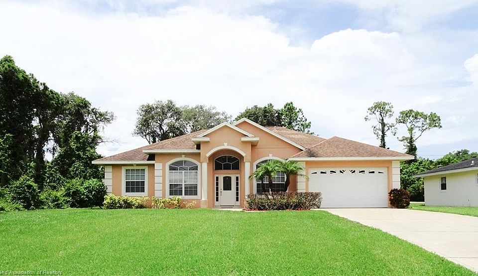 1st image of 558 Lake August Dr