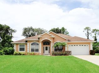 558 Lake August Dr, Lake Placid, FL 33852