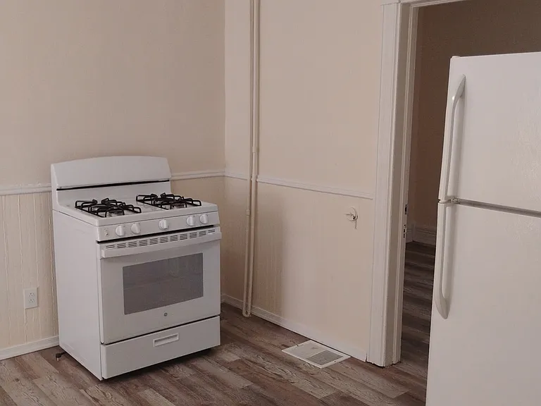 305 Bacon St #1 — Photo 10