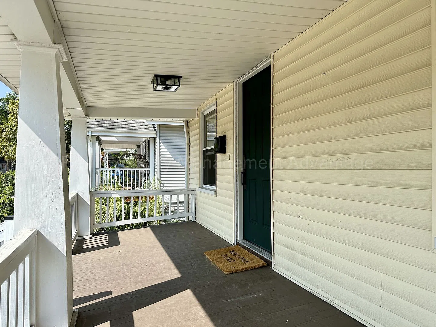 Fully Updated 2BR / 1.5BA Steps from Downtown Ferndale! — Photo 3