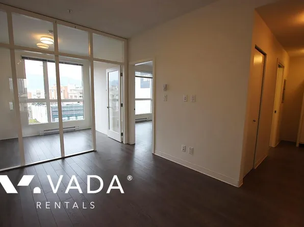 138 Hastings St E #301, Vancouver, BC V6A 0E6