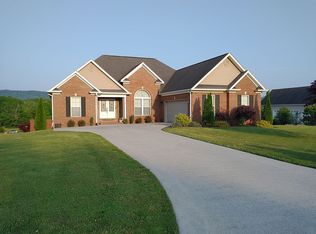 8524 Nesting Trl, Ooltewah, TN 37363