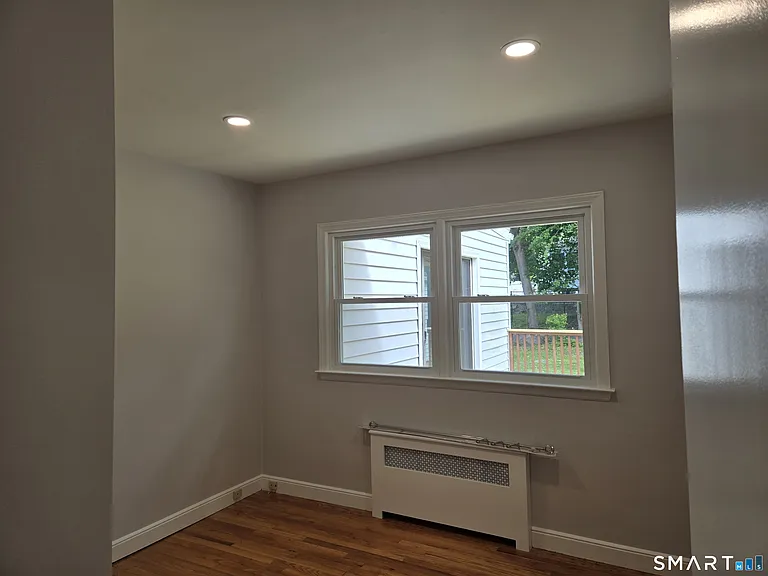 73 Crestwood Dr — Photo 4