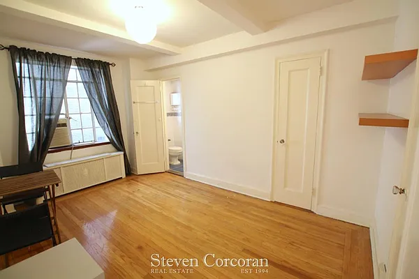 Sold by Steven Corcoran Real Estate | media 19