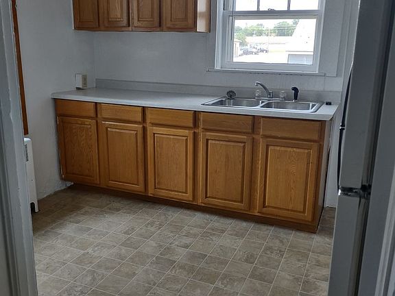 5th image of 210 2nd St SE #2