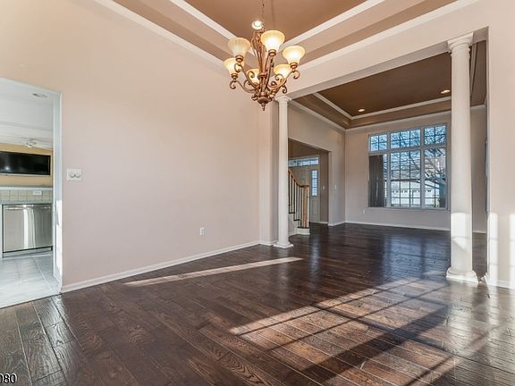 3rd image of 44 Colts Ln