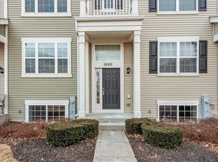 1665 Ruby Dr, Pingree Grove, IL 60140