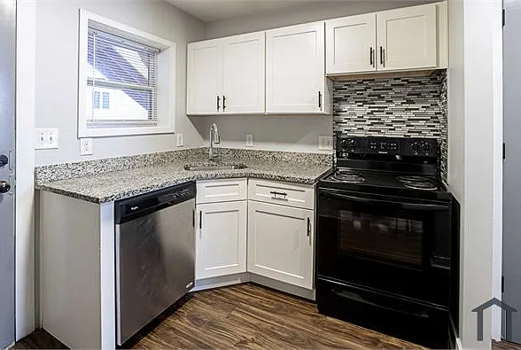 891 North Ave #7 — Photo 3