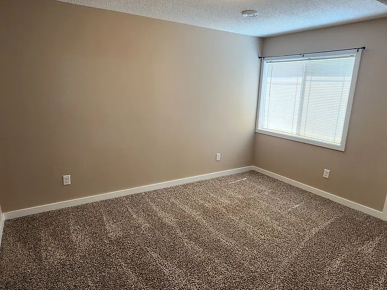 503 Amber Ln — Photo 10
