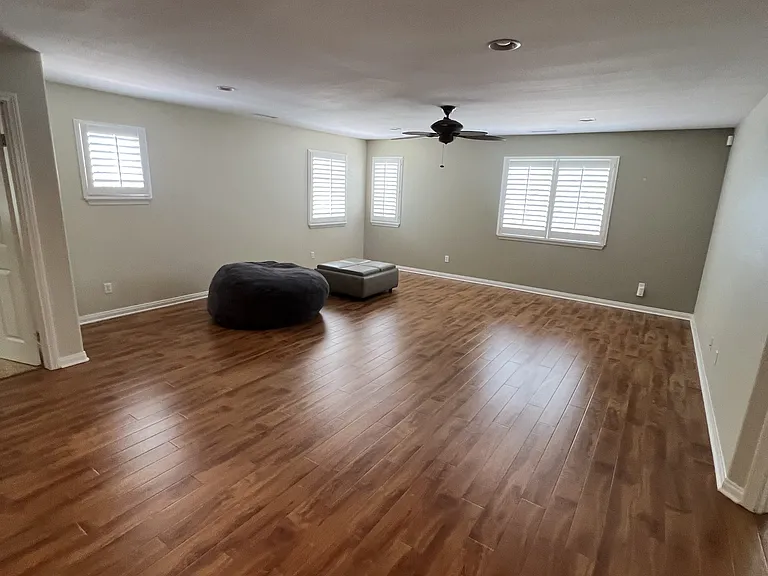 42251 Harwick Ln — Photo 23
