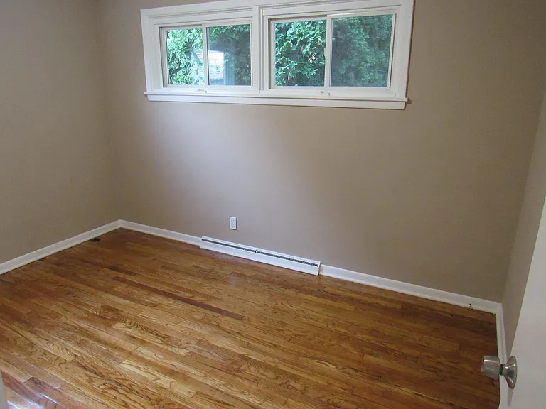 619 Mull Ave — Photo 19