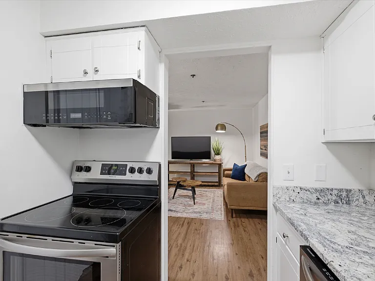1808 State St #311 — Photo 4