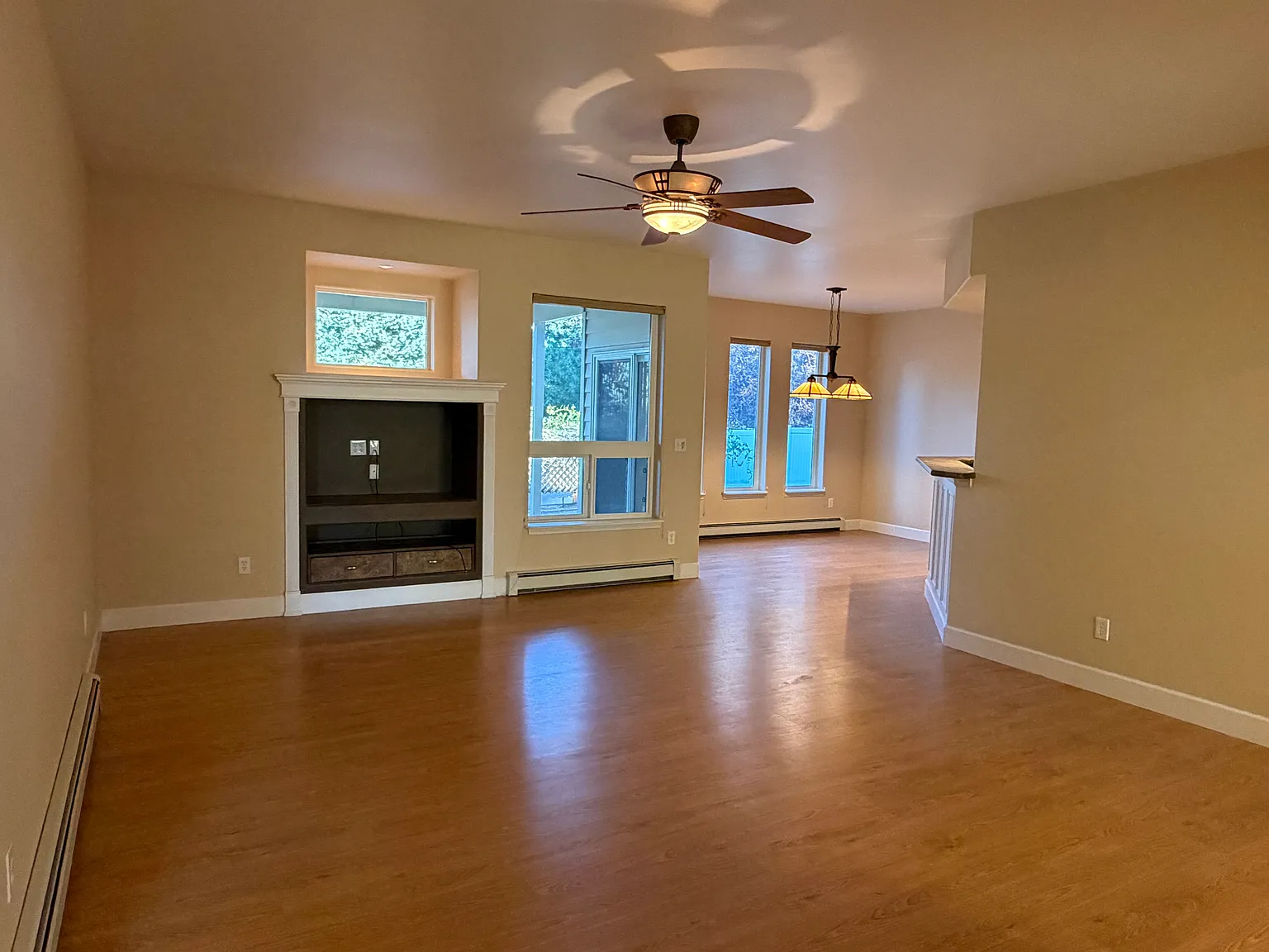 3 bed, 1695 sqft, $2,500 — Photo 3