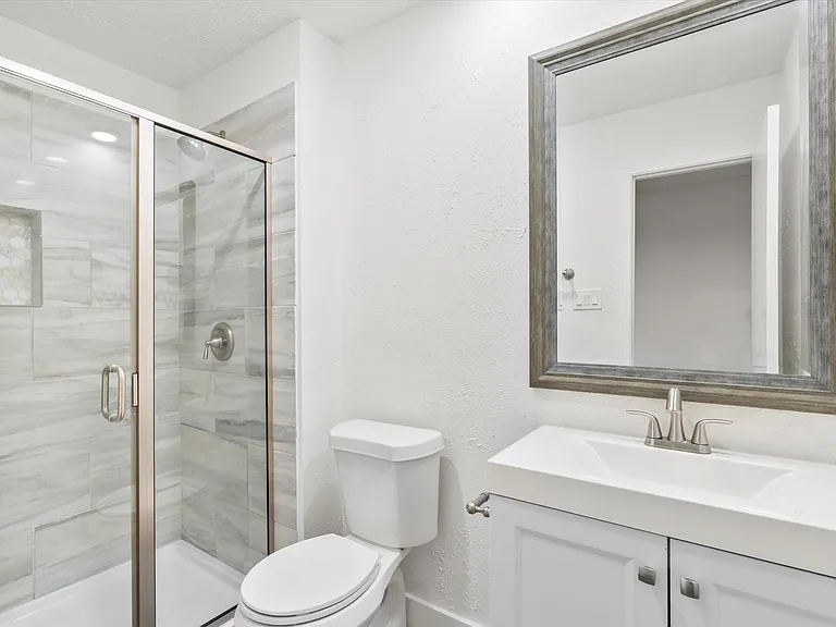 2814 Lindbergh Dr — Photo 25