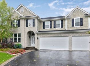 410 Merry Oaks Rd, Streamwood, IL 60107