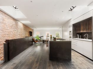 410 E 9th St #2, New York, NY 10009