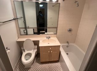 601 E 32nd St APT 603, Chicago, IL 60616