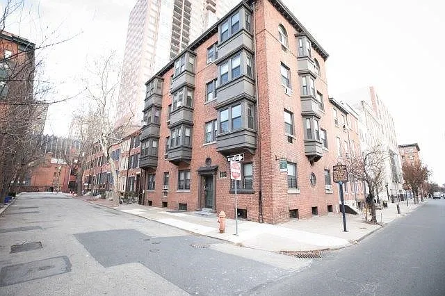 425 S Carlisle St #4B